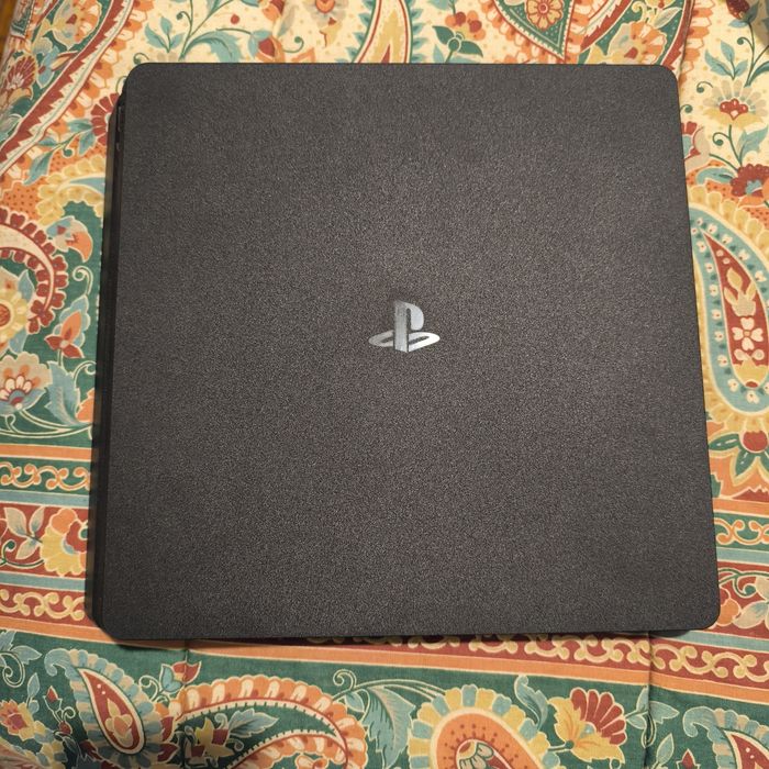 PS4 - CUH2216A (Muito bom estado)