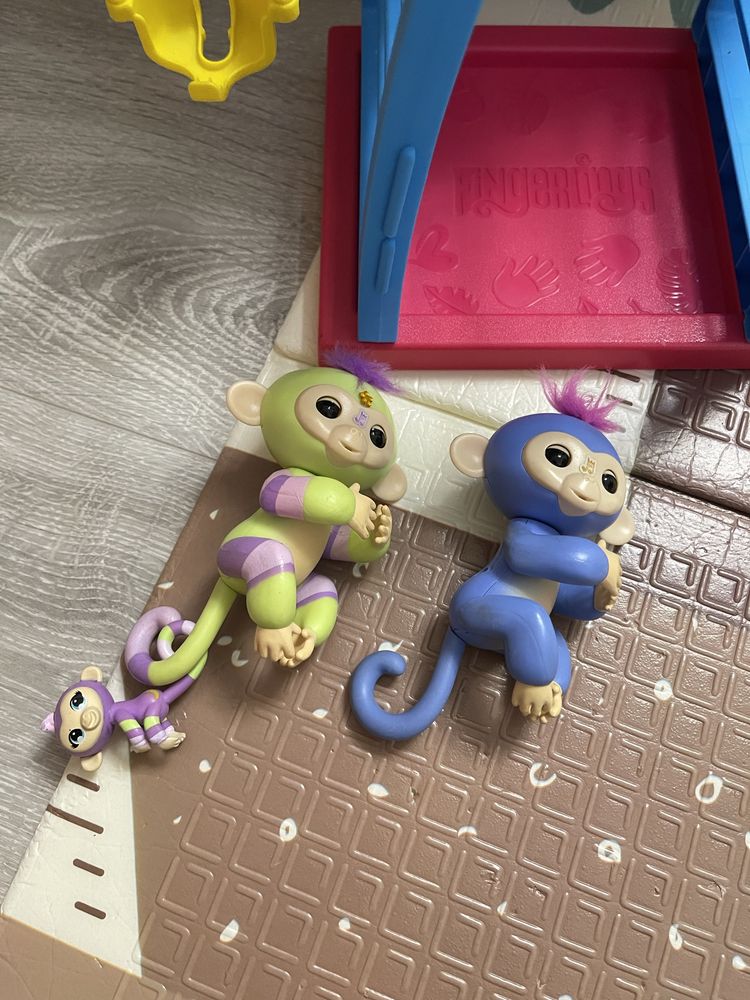 Fingerlings інтерактивна мавпочка розвиваючі іграшки