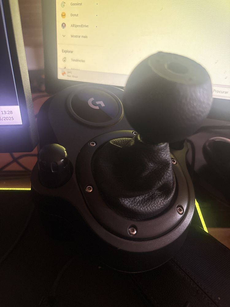 G29 com shifter praticamente novo