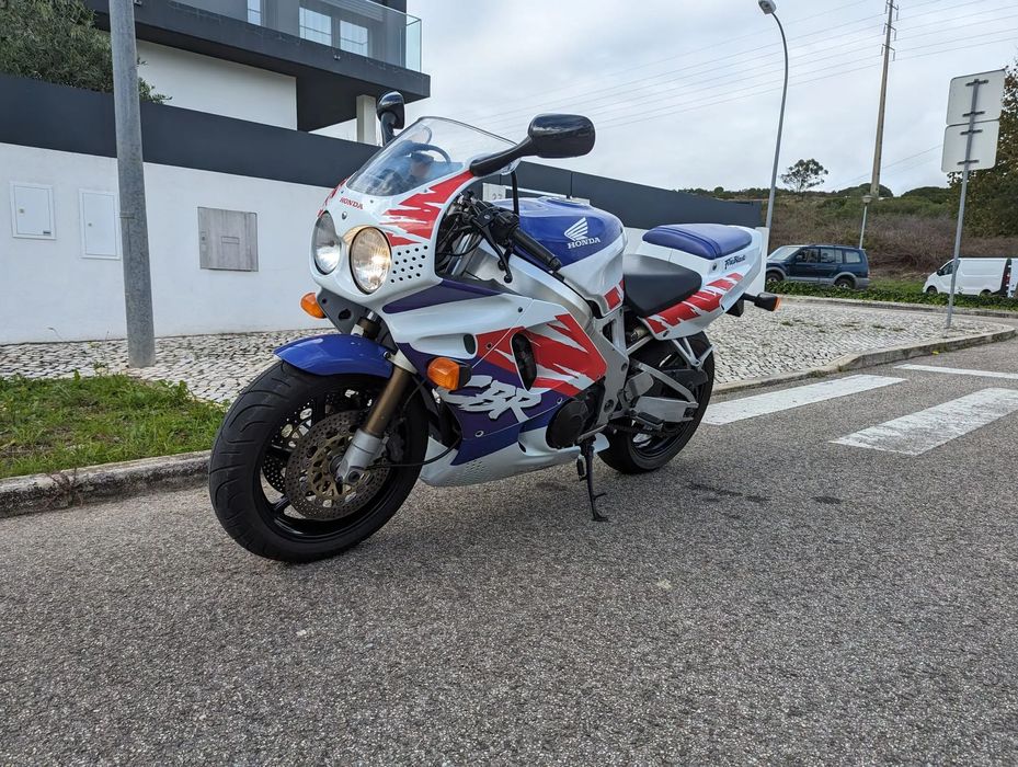 Honda CBR  900RR SC28