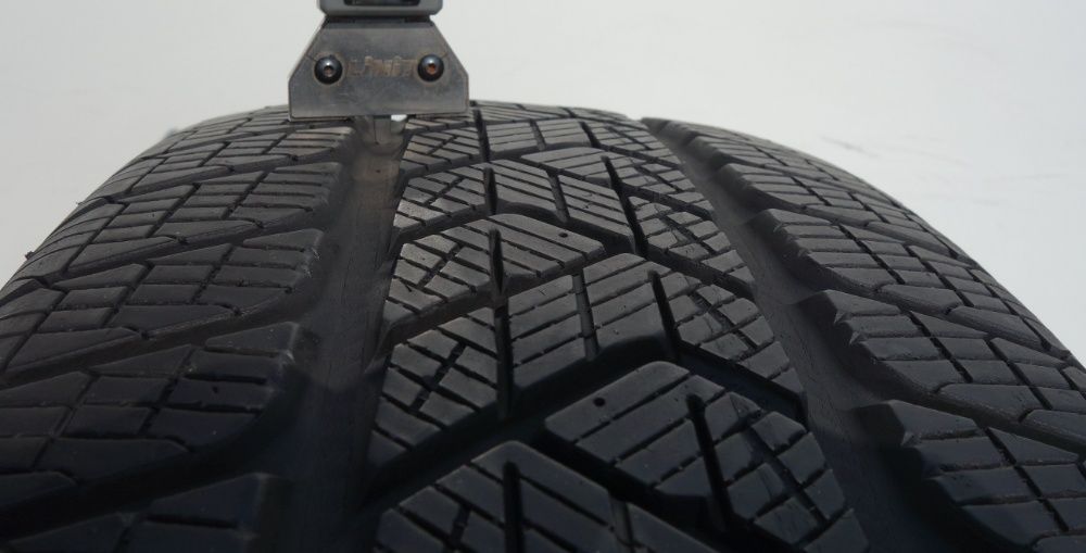 235/50/19 PIRELLI Scorpion Winter Zima