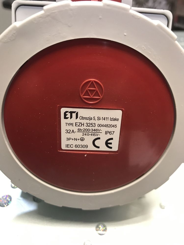Розетка ЕТI  32 А 5 штырьков 380 В