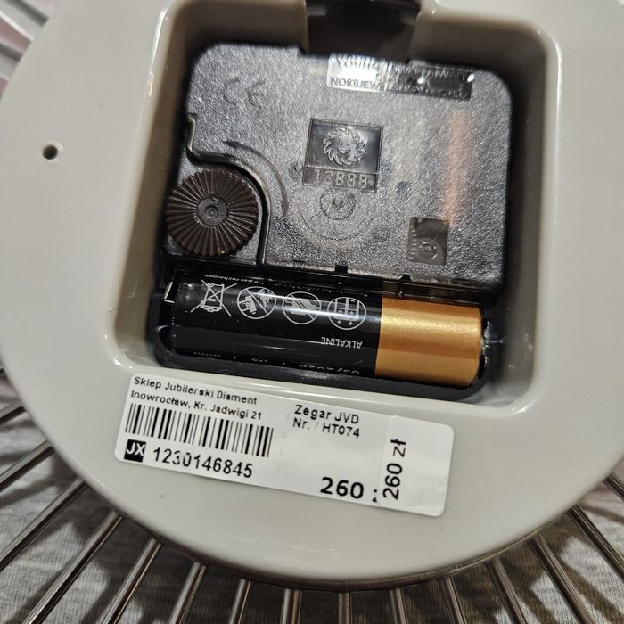 Zegar z krysztalkami