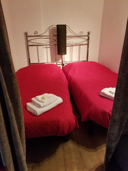 Arrenda T2 , zona central