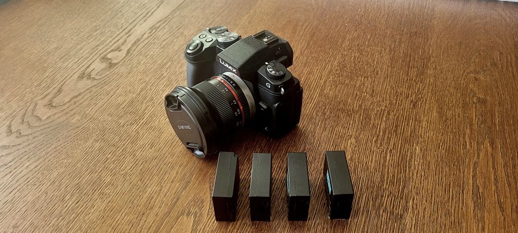 Lumix Panasonic + samyang 12 + sandisc 128 + torba