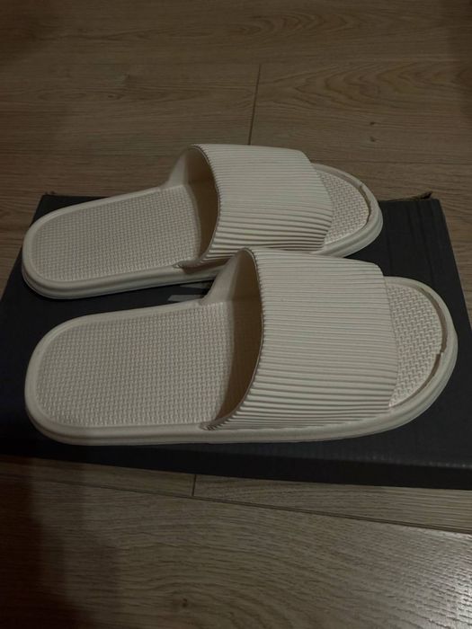 Ультрам’які тапочки “Cloud Slides”