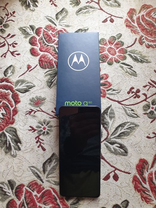 Продам телефон Моторола moto g60