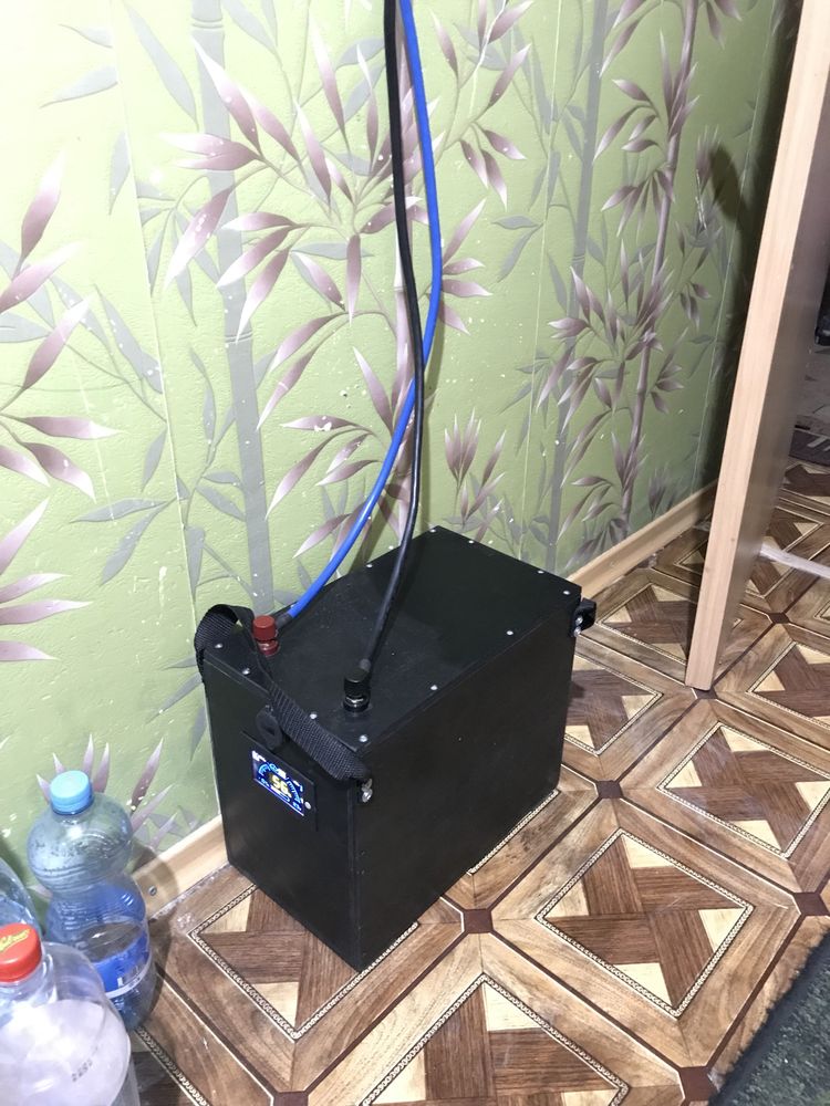 Потужна акумуляторна збірка lifepo4 12В 3,6 кВт