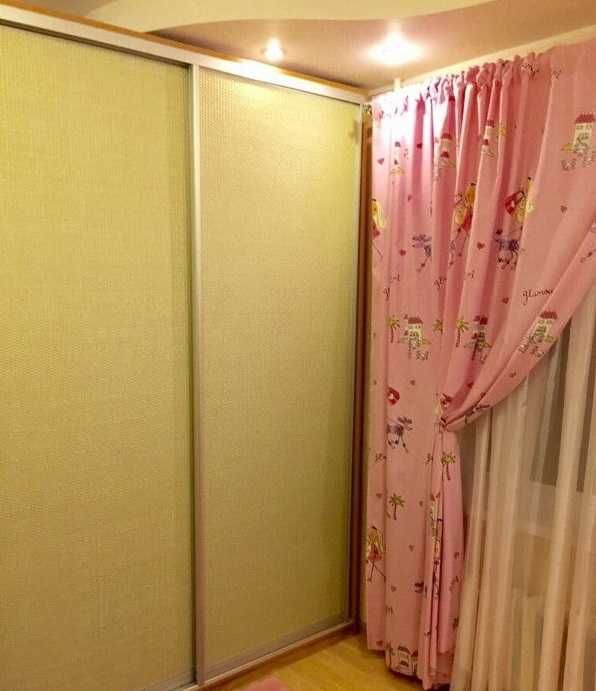 Продам 2-к квартиру по вул. Малишка 3