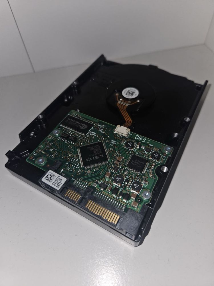 Жорсткий диск Hitachi 1 Tb