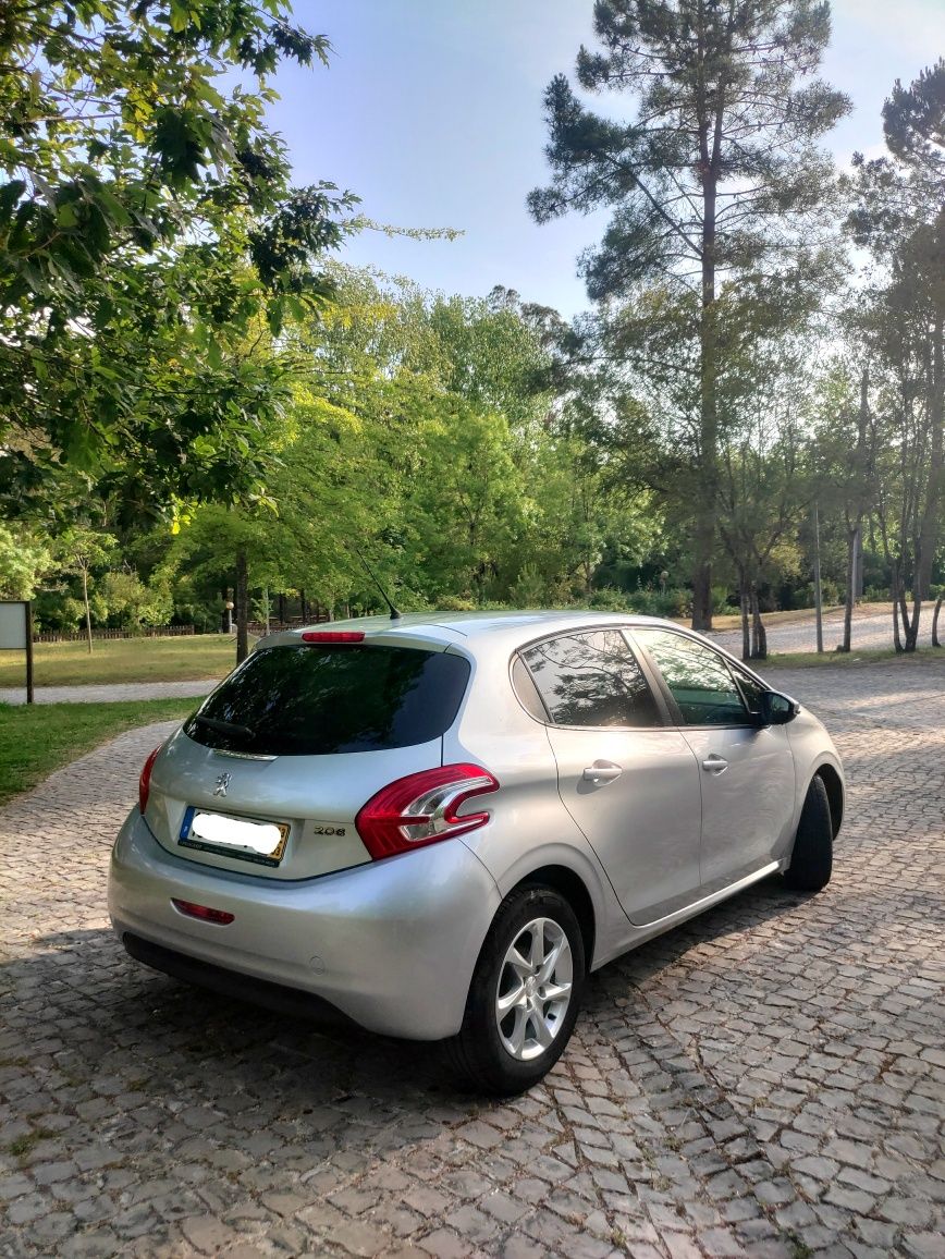 Peugeot 208 Apenas 102.000 km
