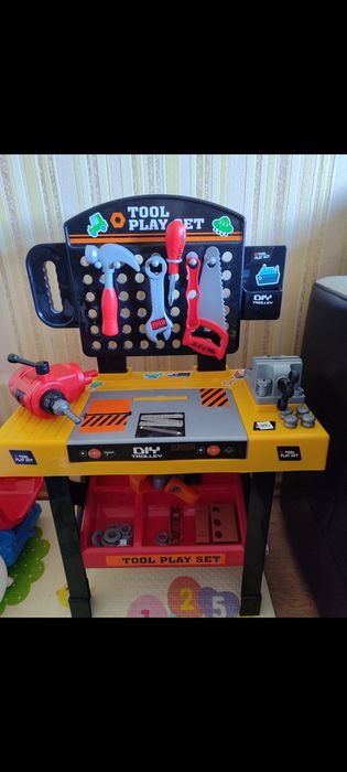 Столик -інструменти для дитини