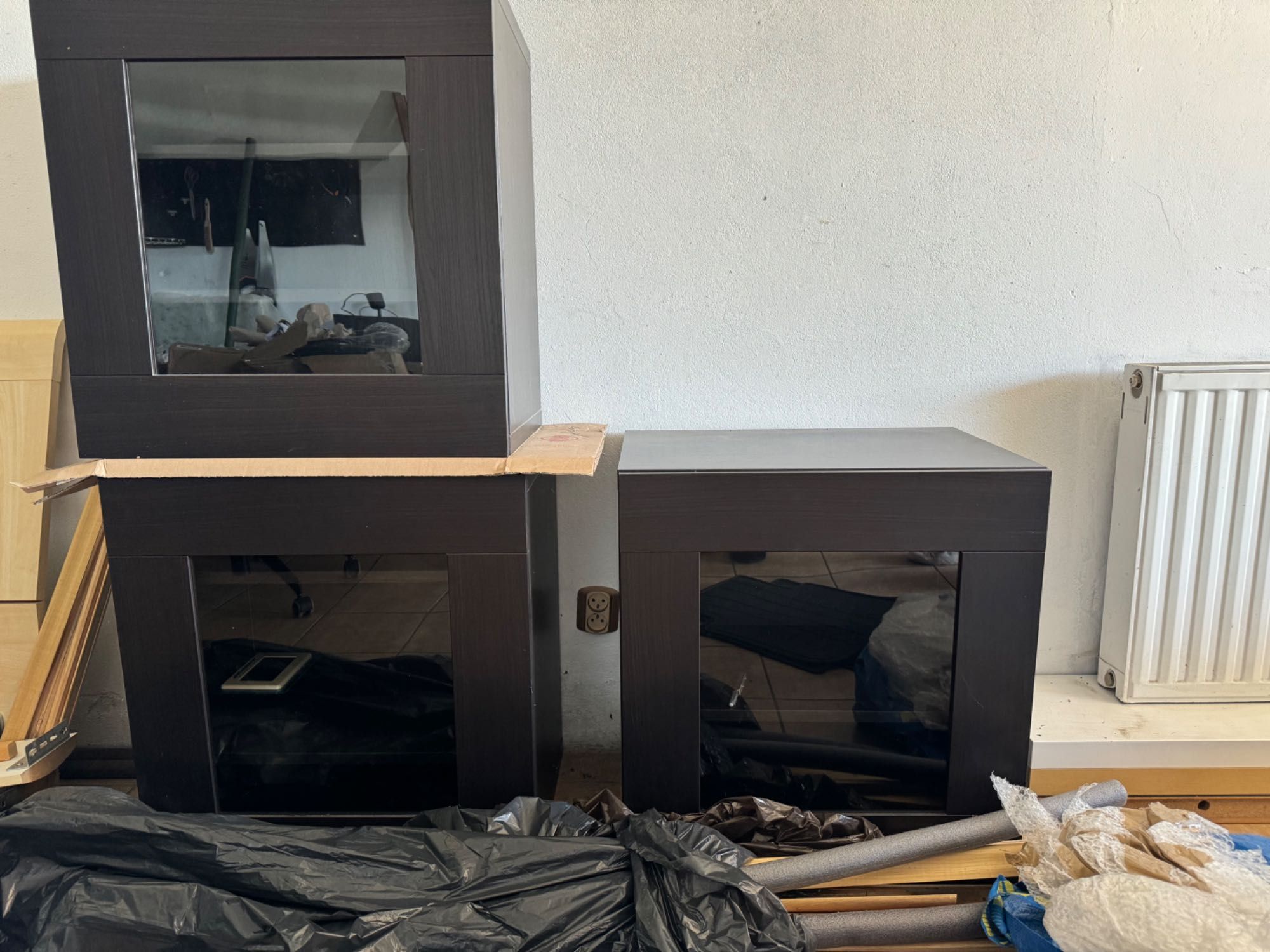 Ikea szafka Besta - 3 szafki wiszące przeszklone