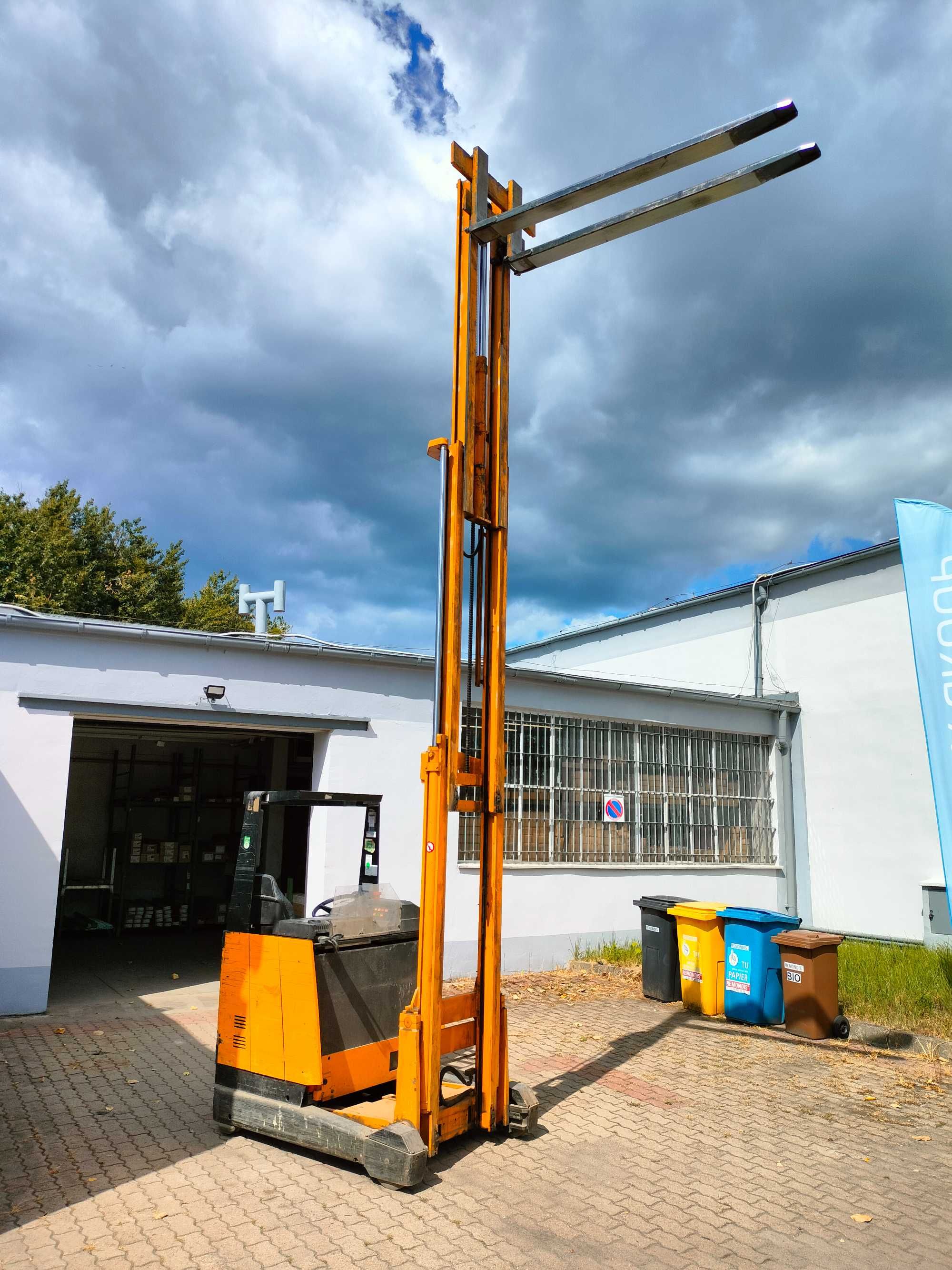 Wózek widłowy elektryczny Jungheinrich ETVA 12.5G