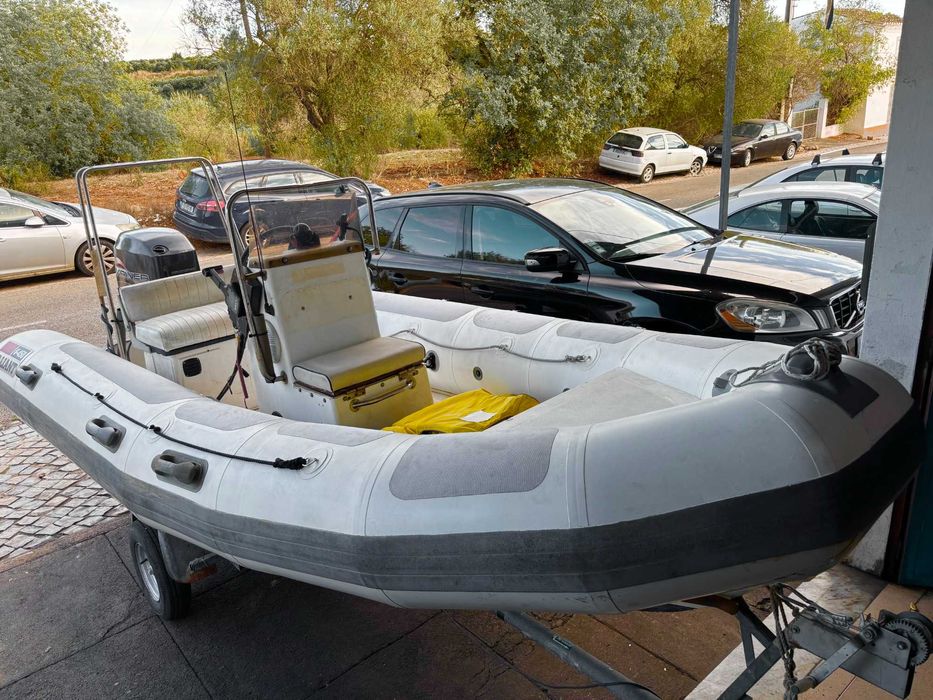 Barco semirrígido 4.5