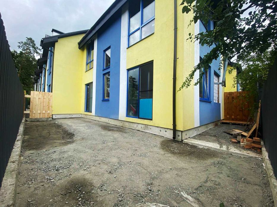 Таунхаус з найбільшою ділянкою в центрі міста, військовим знижка