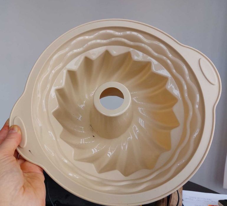 Formas de Pudim, Metálica 18cm., e em Silicone 20cm.