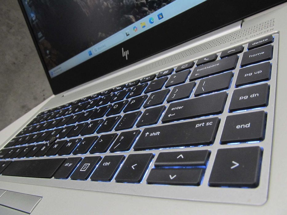 HP EliteBook Mt45 Ryzen 3 Pro 3300U  8GB dysk SSD 256GB Vega 6 Laptop