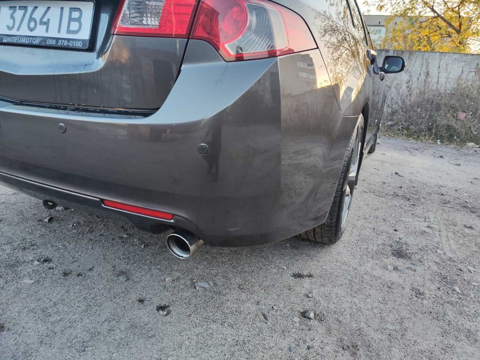 Бампер Honda accord 8