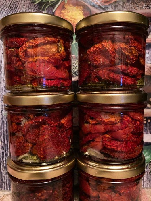 Смачні готові страви, тушенка, консервація, сок, заправки для супів.