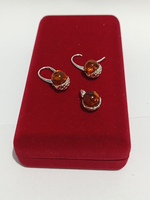 Srebrny komplet kolczyki wisiorek żołędzie z koniakowym bursztynem,925