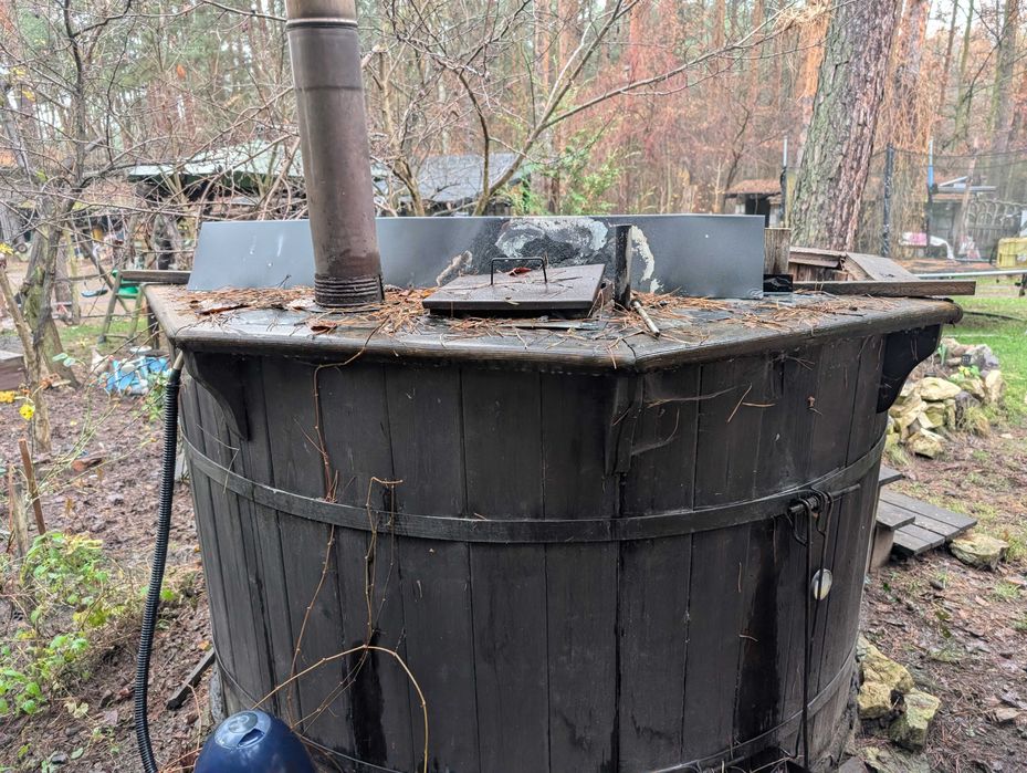 Balia ogrodowa drewniana z piecem wewnętrznym