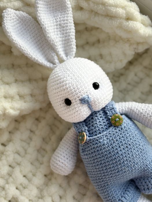 Розпродаж. Мʼяка, вʼязана іграшка ручна робота. Зайчик