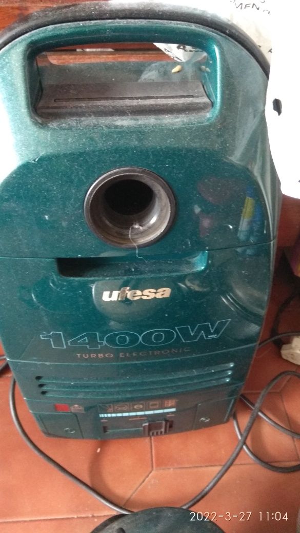 Tapete grande feito manualmente em algodão