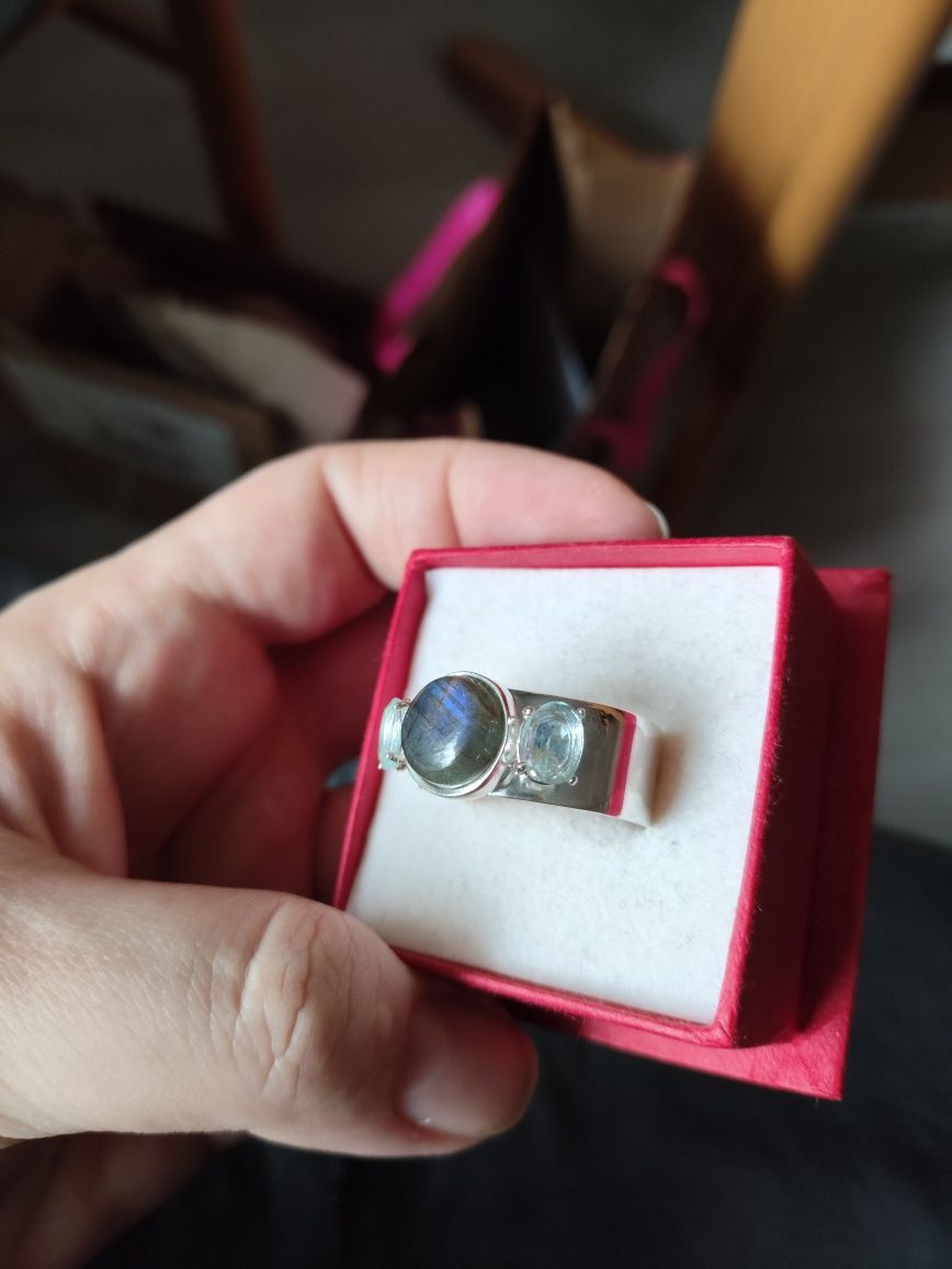 Srebrna obrączka z labradorytem i blue topaz srebro