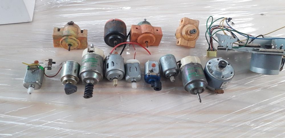 Продам низьковольтні двигуни