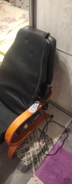 Fotel profesjonalny do masażu w bardzo dobrym stanie, skóra