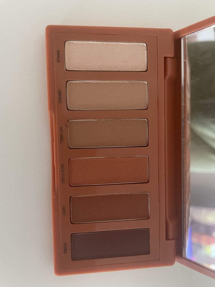 Vendo paleta de olhos URBAN DECAY petit HEAT