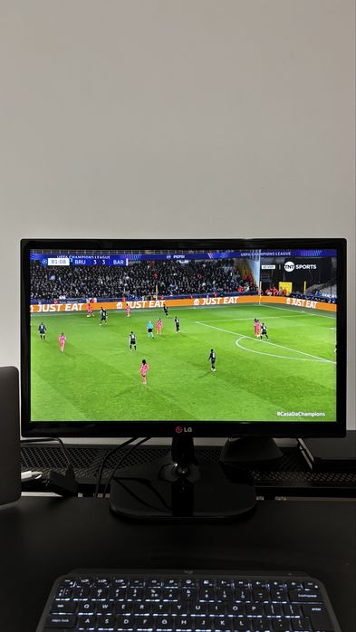 Monitor LG LED 22MP55