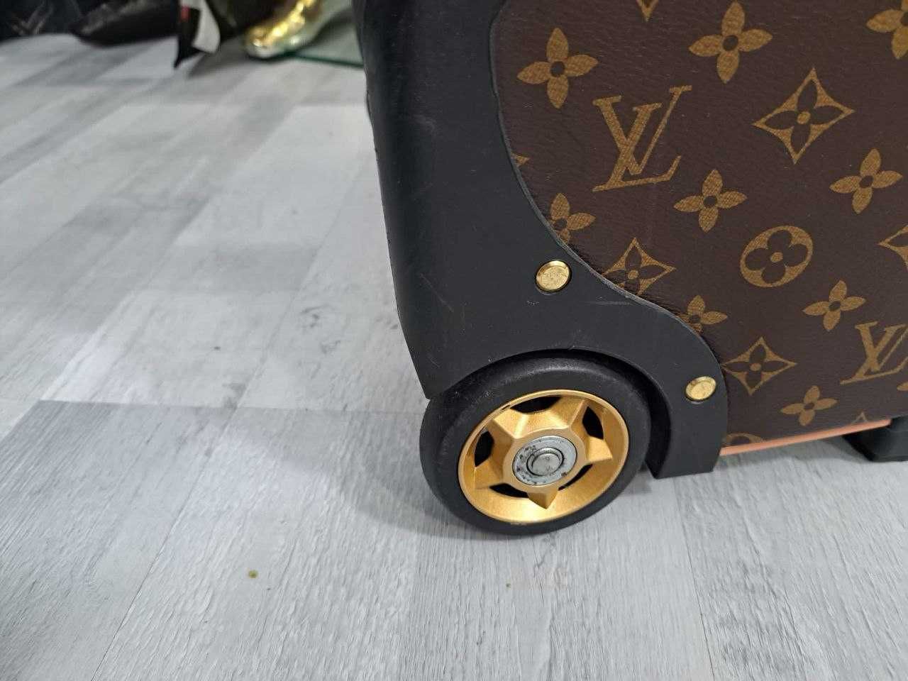 Ekskluzywna walizka marki Louis Vuitton