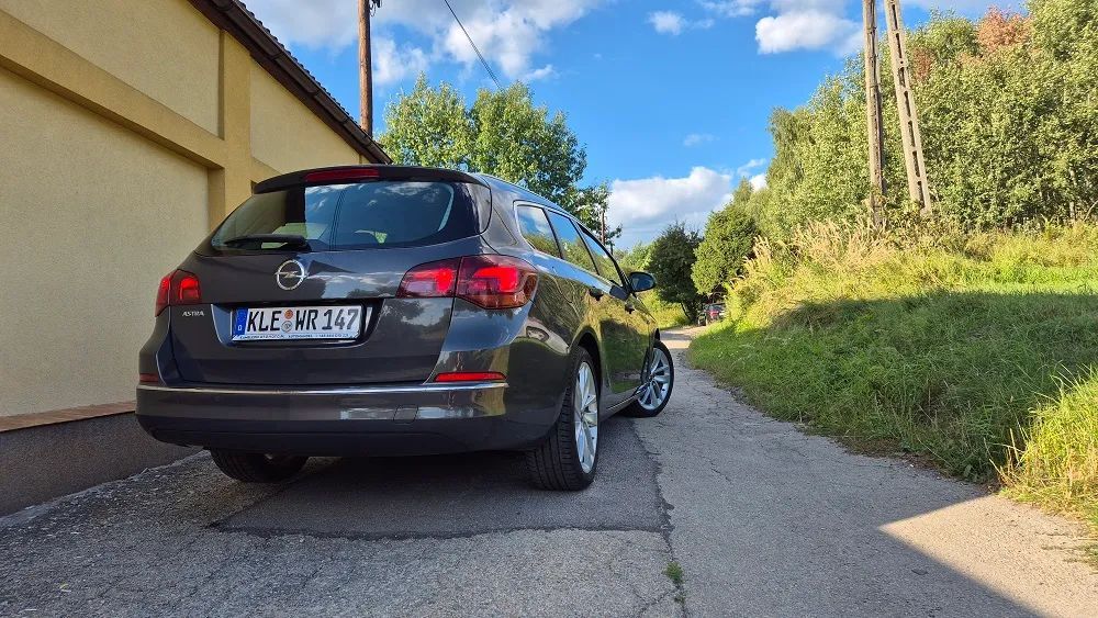 Opel Astra 1,4-Turbo Sport Navi-Kamera-Blis-Tempomat Ledy