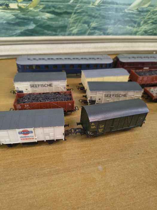 Zestaw 15 wagonów kolejowych – skala HO (1:87) – PIKO / Roco