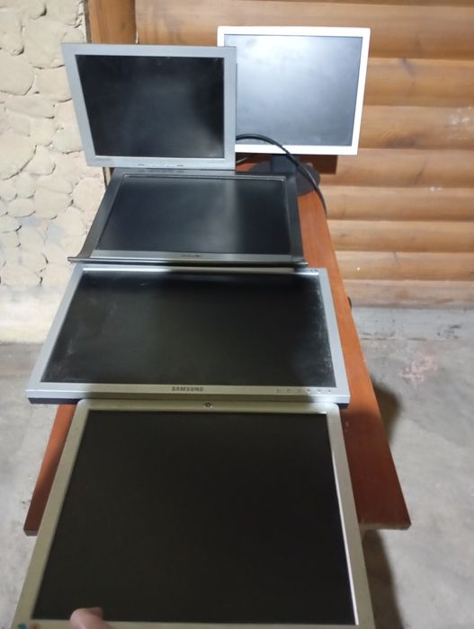 Мониторы LG 15 Flatron, Samsung ,рабочие и на запчасти