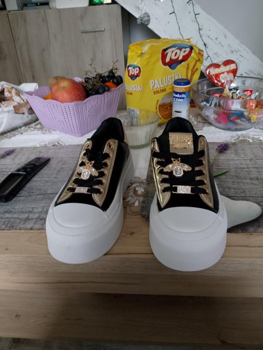 Buty sportowe damskie