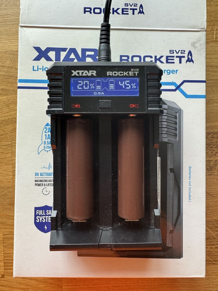 Зарядний пристрій Xtar rocket sv2