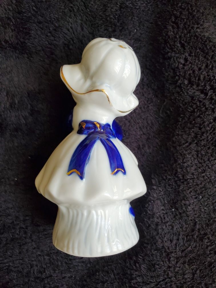 Piękna figurka porcelanowa Vintage Dziewczynka z bukietem
