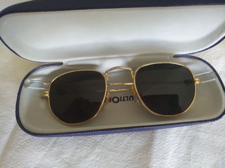 óculos de sol tipo ray ban ( 2 pares)