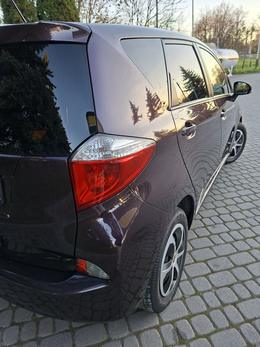 Продам свіжопригнану Toyota Verso S 2014p. Автомат.