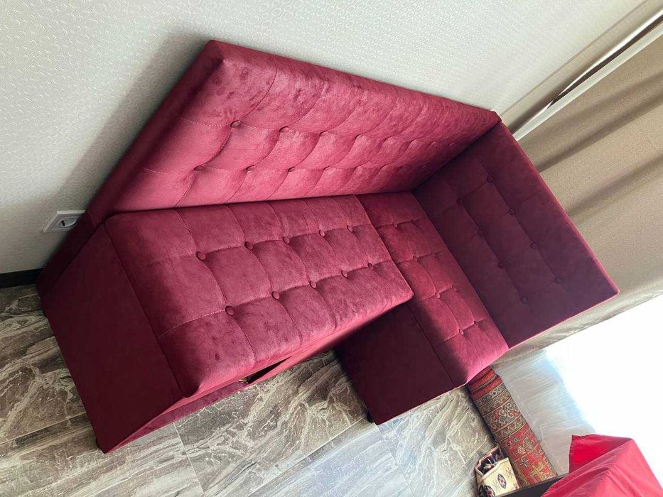 Кухонный уголок с открывными ящиками . Любые размеры и цвета оббивки.