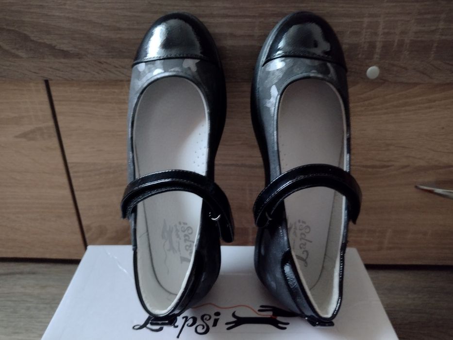 Продам нові туфли Lapsi 36 р