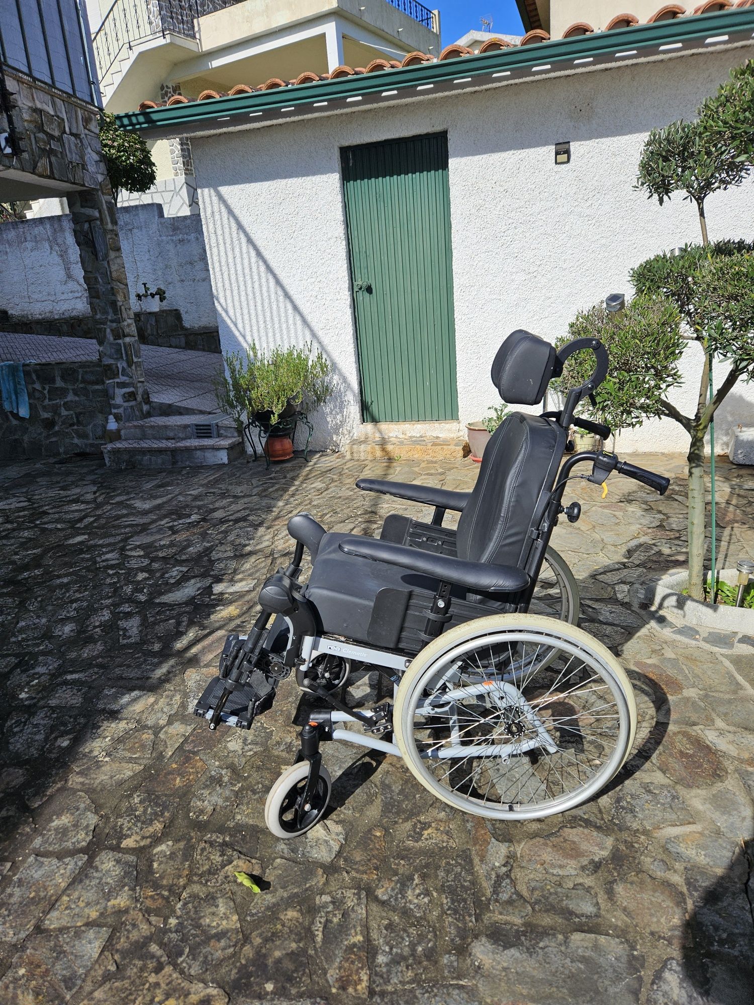 Cadeira de Rodas Rea Clematis 44cm