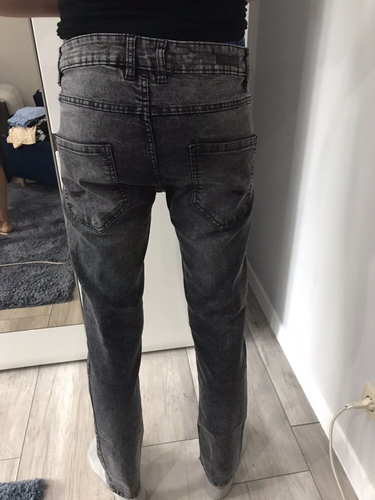Nowe męskie spodnie jeansy reserved 33 szare ciemne