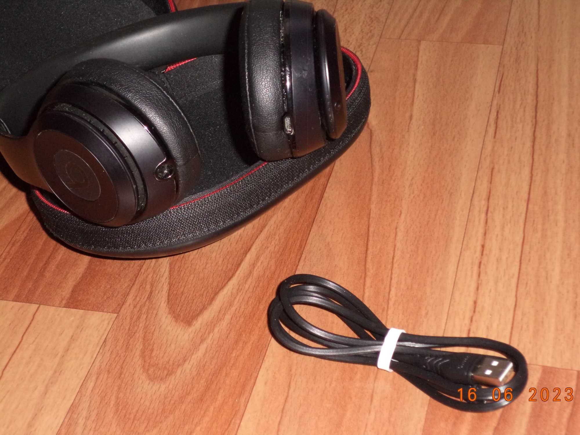 Продам 
Навушники Beats by Dr. Dre Solo3 Wireless Black