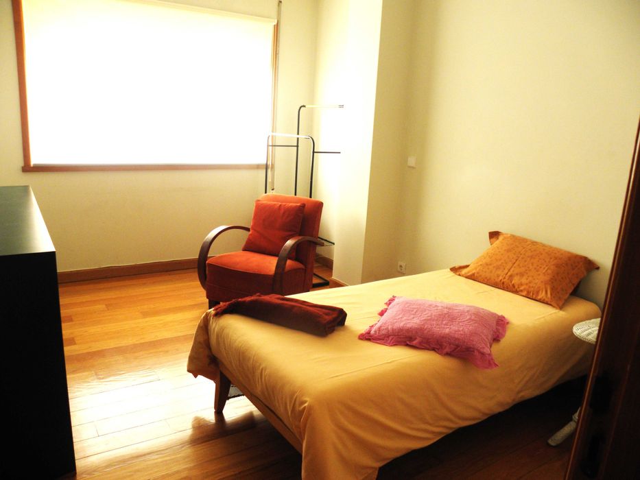 Aluga-se em Viana do Castelo, quarto mobilado confortável