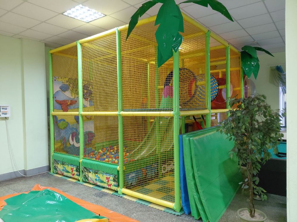 Продається дитячий лабіринт «Джунглі» ціна три тисячі євро