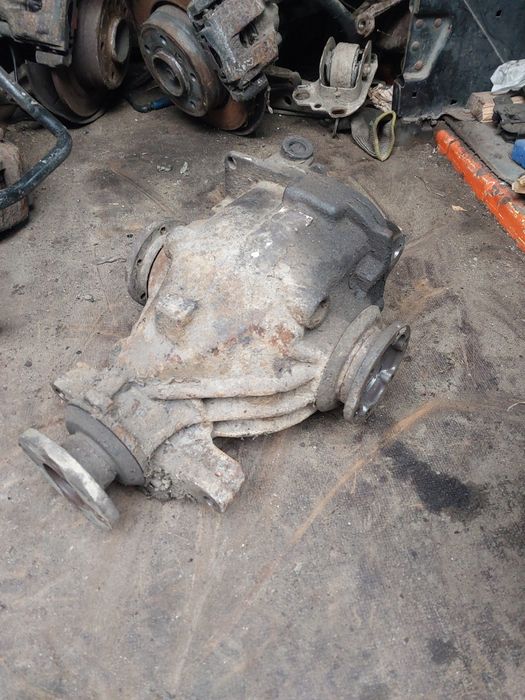 Dyfer dyferencjał tylny most spaw zaspawany bmw e 46 mała głowa 3.38